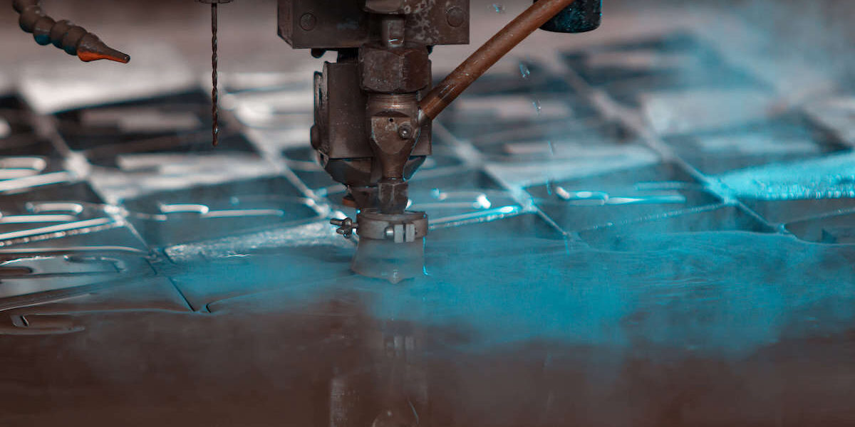 AdobeStock_185169953-1 Wasserstrahlschneiden